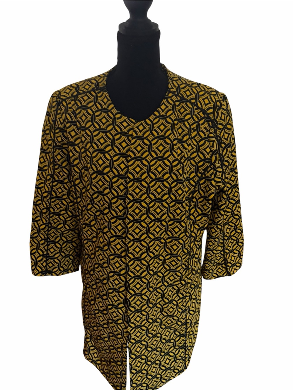 Geometric Pattern Tunic Top in Mustard and Black by Silkland great condition
